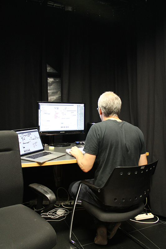 Thomas Peter finishes the new software for the Immersive Lab.
