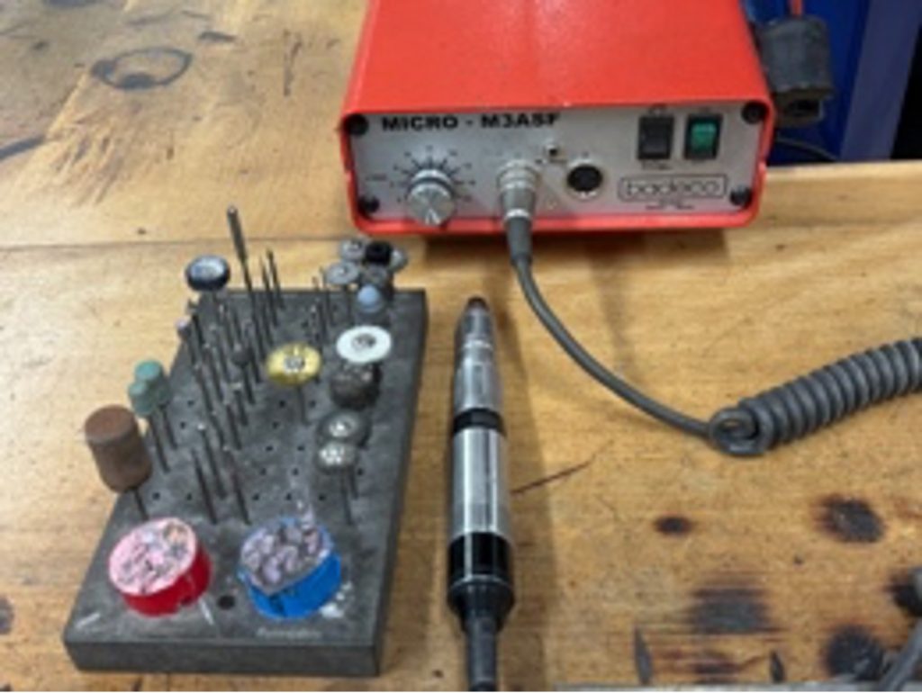Micromotor: Bohren, Fräsen, Schleifen und Polieren
