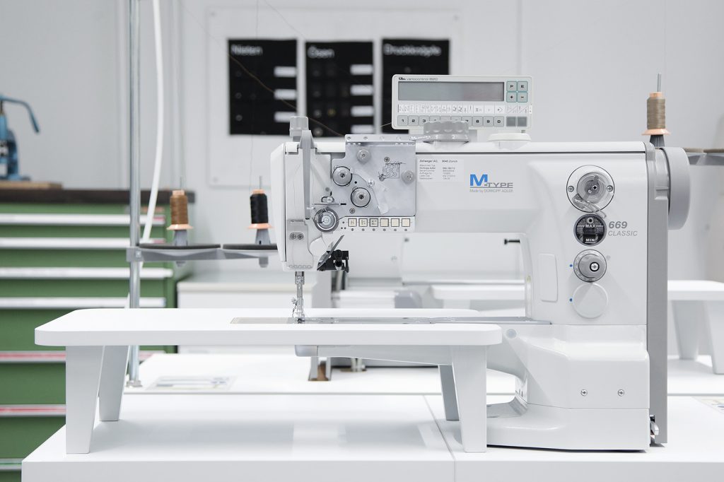 Industrie-Ledernähmaschine